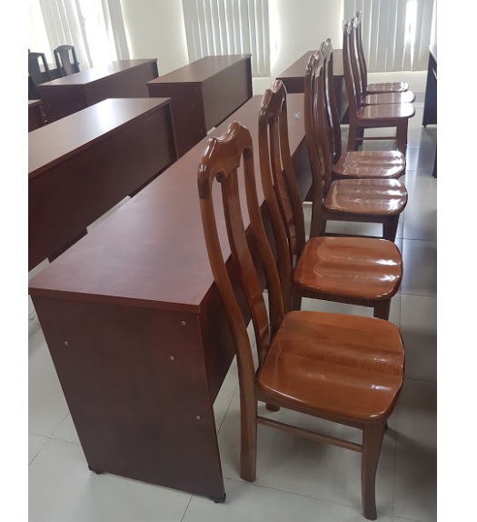 Tại sao nên chọn ghế hội trường gỗ tự nhiên1